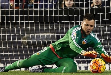 VIDEO: 2 pha cứu thua như De Gea của thủ thành Diego Alves